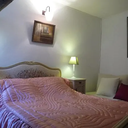 Le 31 La Madeleine Guest house *